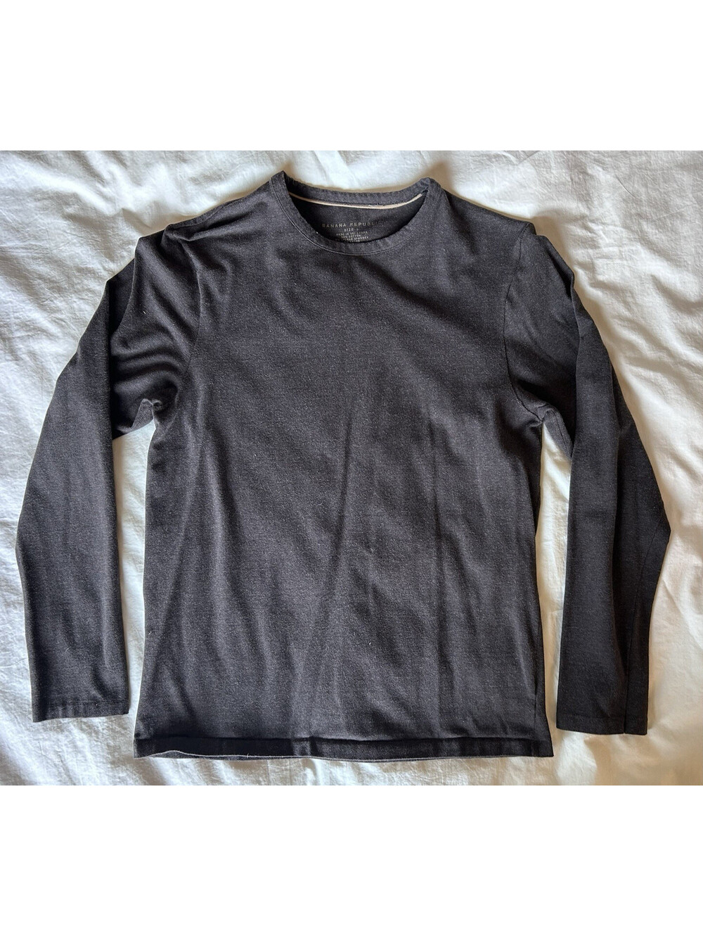 Men’s Small Banana Republic Long Sleeve Crew Neck Shirt Charcoal Stretch Cotton